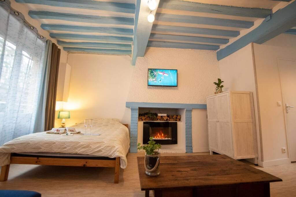 Blue Appartment With A Fireplace Dieppe Exteriör bild