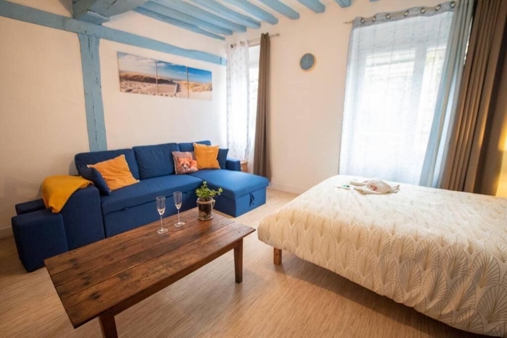 Blue Appartment With A Fireplace Dieppe Exteriör bild